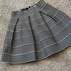 Gorgeous women's structured retro mini skirt